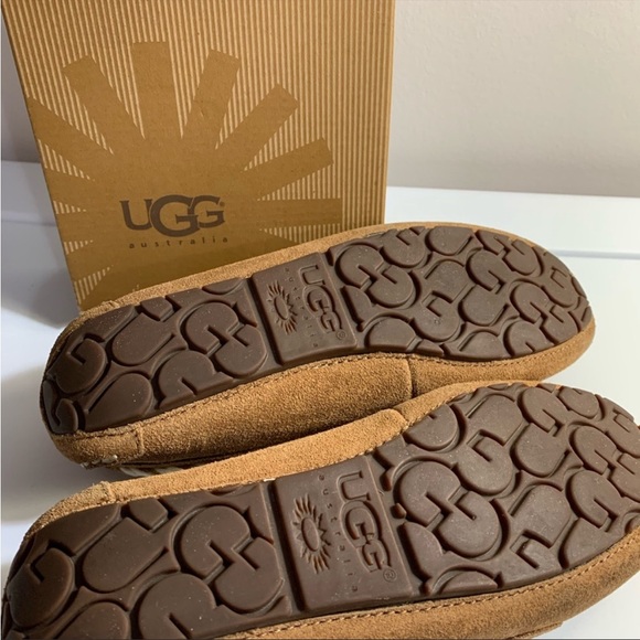 Ugg Genoa Moccasins - Picture 3 of 6